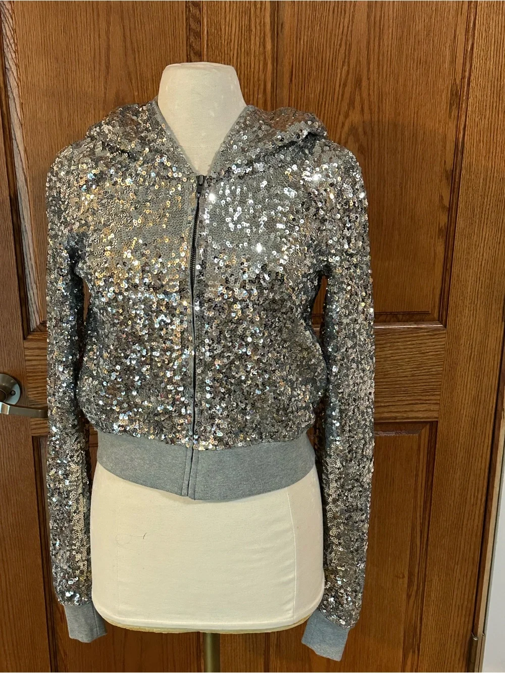 PINK Victoria's Secret Silver Sequin 'LOVE PINK' Hoodie - Picture 4 of 10